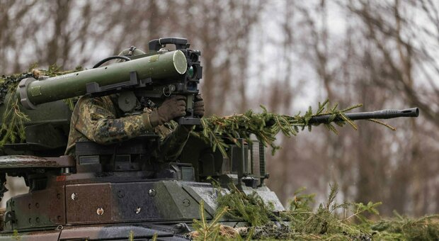 Ucraina, l'invio di carri armati e sistemi missilistici terra-aria: la prudenza della Germania e l'accelerazione di Polonia e Gran Bretagna