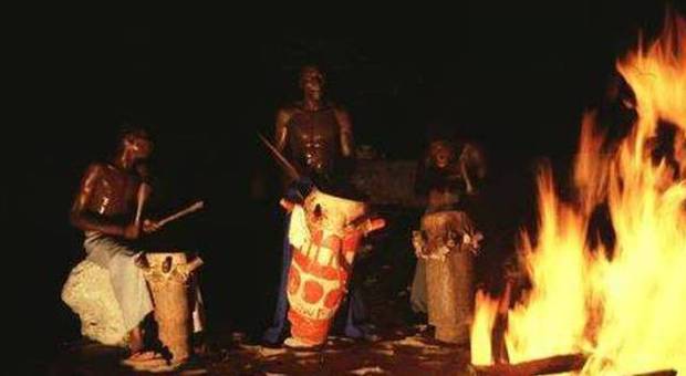 Orrore in Tanzania, persone bruciate vive dalla folla: erano accusate di stregoneria