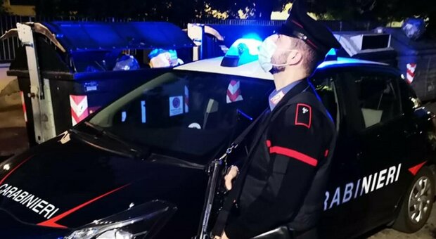 La moglie lo lascia, lui tenta il suicidio con il gas di scarico: salvato dai carabinieri