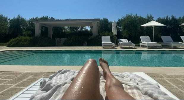 Kim Kardashian, vacanza in Italia: sole e relax in piscina dopo la sfilata, ecco dove