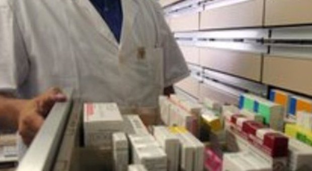 Rubavano farmaci costosi in ospedale: sgominata organizzazione criminale