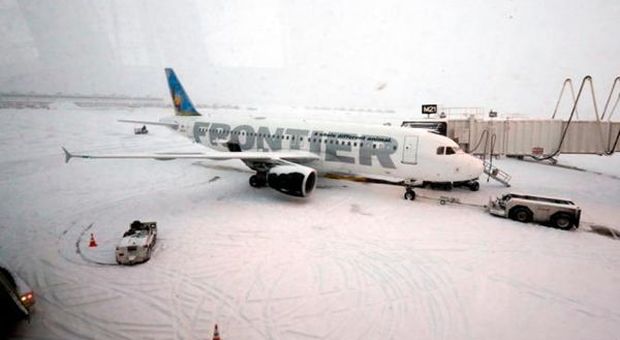Stati Uniti, cancellati 5000 voli per ondata gelo nel nordest