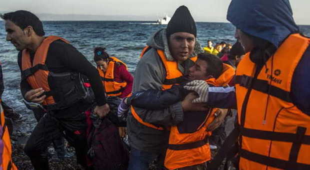 Migranti, affonda barcone al largo delle Canarie: 24 dispersi