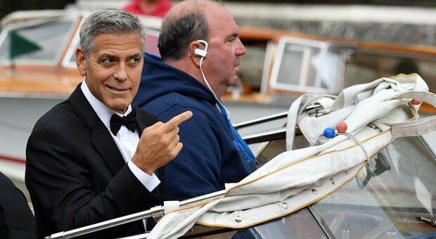 George Clooney e lo zaino con i milioni per 14 amici