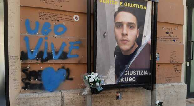 Ugo Russo, baby rapinatore ucciso a Napoli: spunta un nuovo altarino abusivo in via Santa Lucia