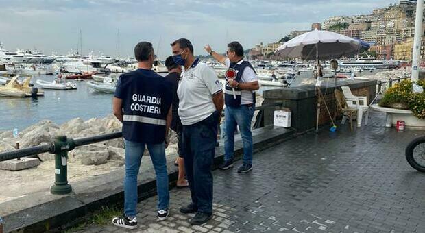 Napoli, boe abusive a Mergellina: «Indagini su 150 barche»