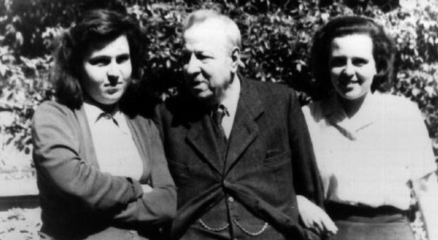 Lidia Croce,sin, con il padre Benedetto e la sorella Alda