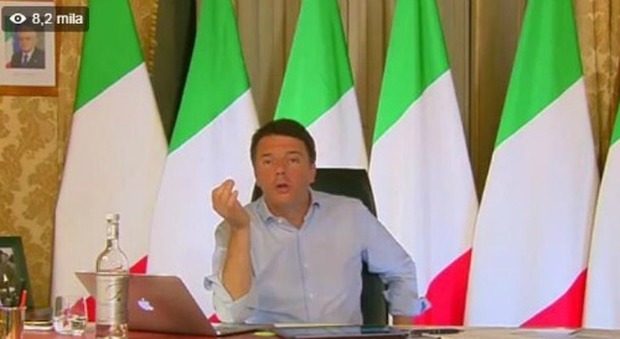 Bandiera della Ue, Renzi ci ripensa: «La teniamo ma l'Ue faccia suo mestiere»