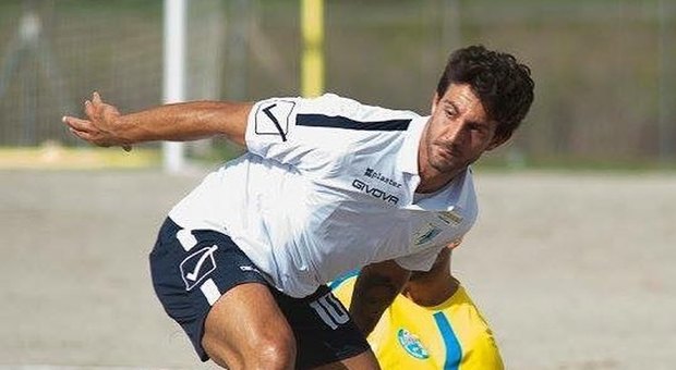 L'attaccante dell'Itri Samuele Cerroni nella foto di Enrico Duratorre