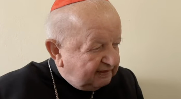 L'indagine vaticana scagiona il cardinale Dziwisz: «Mai insabbiato i pedofili». Ma dal Messico una vittima: «lui sapeva di Maciel»