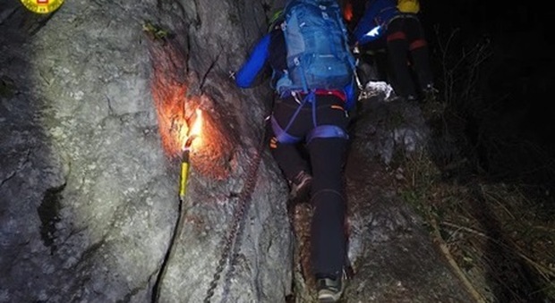 Papà con due figli di 13 e 10 anni si perde in montagna sulla "ferrata": salvati dal Soccorso Alpino