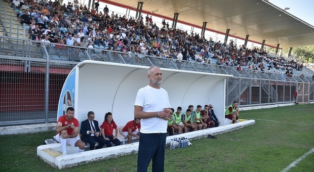 Il tecnico Fabrizio Ferazzoli l'8 ottobre scorso durante la partita con la Vivace Grottaferrata