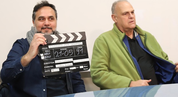 Il regista Giovanni Costantino durante le riprese della serie-documentario