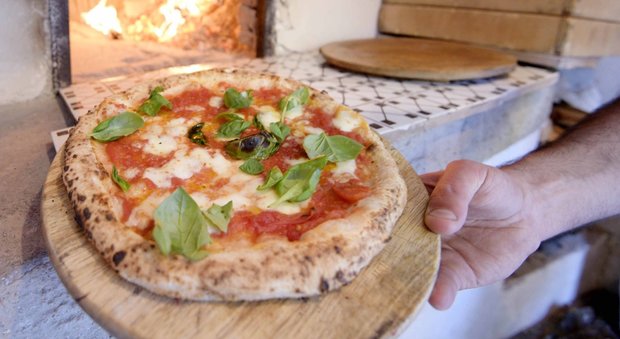 Pizza napoletana proclamata patrimonio Unesco