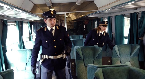 Controlli sui treni e nelle stazioni arrestati borseggiatori denunciati venditori ambulanti