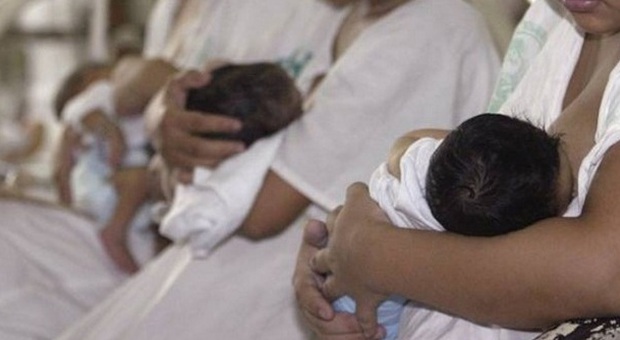 Paraguay, le negano l'aborto e partorisce a 11 anni: la bimba era stata violentata dal patrigno