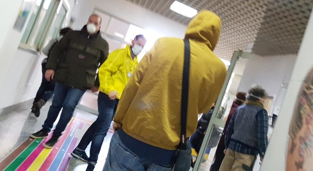 Pescara, troppi contagiati dal Coronavirus: l'ospedale chiude il reparto