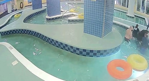Bimbo di 12 anni intrappolato sott'acqua per 9 minuti: in un video il salvataggio al cardiopalma