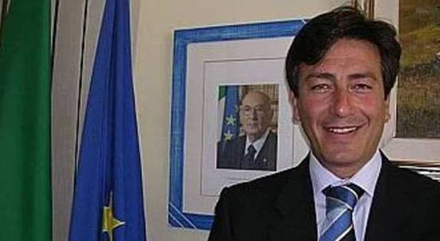 Il commissario "licenzia" l'auto blu a noleggio e risparmia 20mila euro