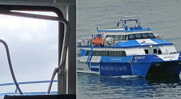 Ischia, onda anomala rompe il finestrino di un traghetto: panico tra i passeggeri