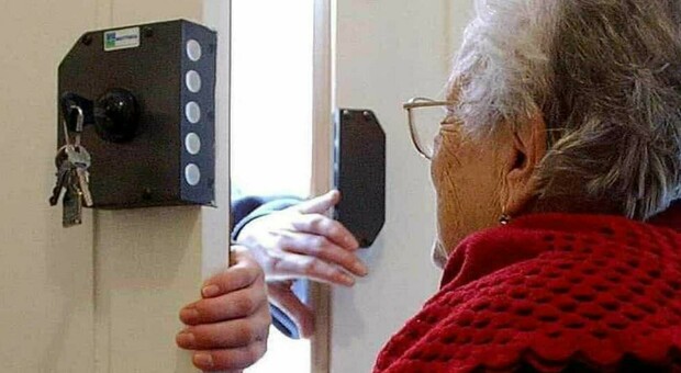 Anziana truffata e derubata, in due le svaligiano casa a Conca d'Oro: condannati a due anni