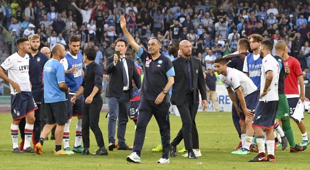 Il Napoli chiude tra gli applausi, il Crotone retrocede in Serie B