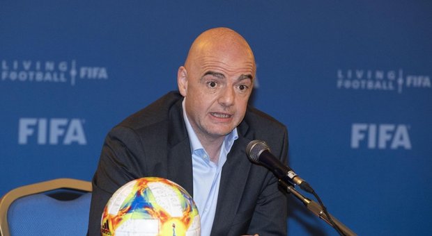 Fifa, la promessa di Infantino: «Pronto un fondo per i club»