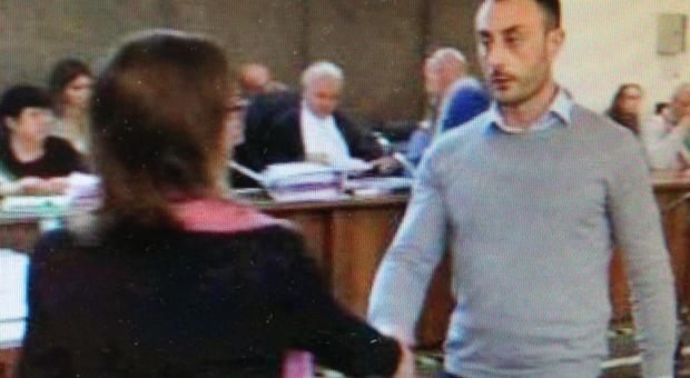 Caso Cucchi, il carabiniere superteste stringe la mano a Ilaria: «Mi dispiace»