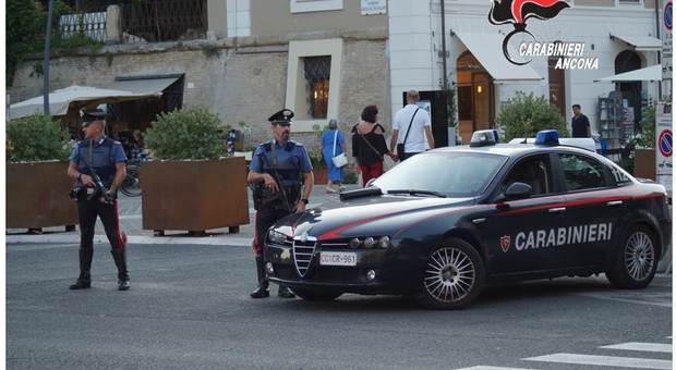 Ancona, passato al setaccio il territorio I carabinieri arrestano tossicomane