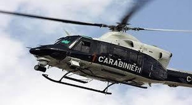 Elicottero dei carabinieri in volo su Napoli: trovate armi ai Quartieri Spagnoli