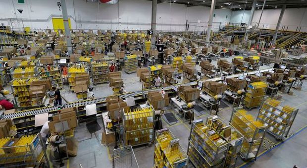 Amazon sbarca in Puglia: è il secondo investimento più grande nel Sud Italia. «Indotto senza precedenti»