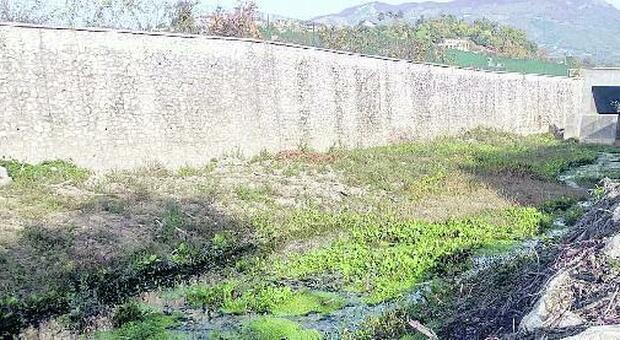 Il canale anti-alluvioni incompiuto dopo 40 anni che protegge Isola Liri, ma minaccia altri quattro Comuni