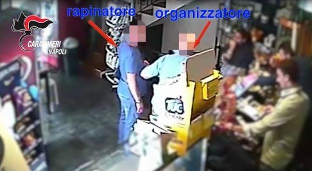 Rapinatori uccisi a Ercolano, fermo convalidato ai complici | Video: gli istanti prima della rapina al gioielliere