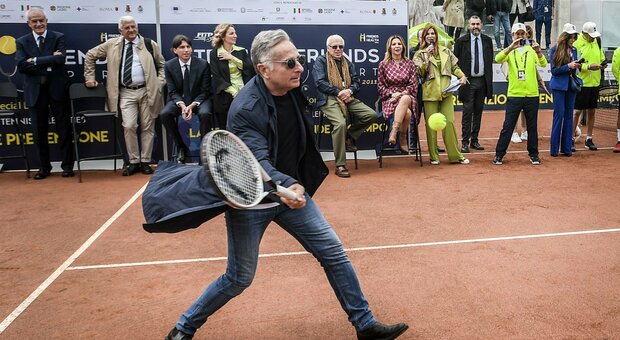 Paolo Bonolis in una prcedente edizione di Tennis&Friends