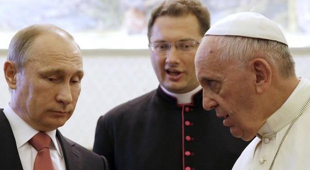 Vaticano, papa a Putin: «Serve sforzo per la pace»