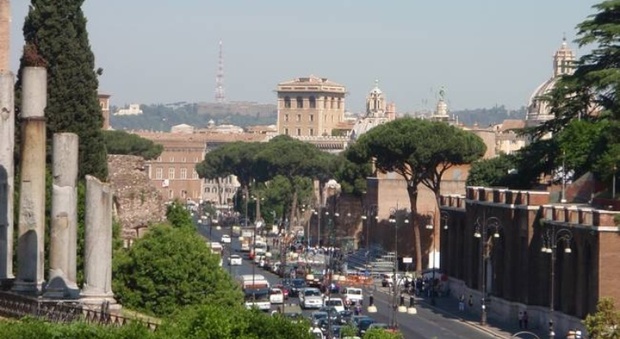 Affitti a Roma, sfratto dalla casa con vista Fori: «Pagava solo 205 euro al mese»