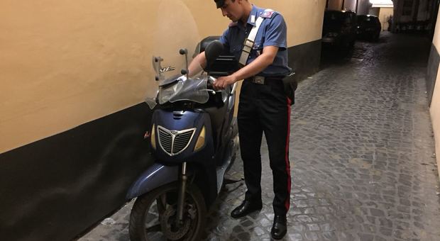 Roma, carabinieri liberi dal servizio riconoscono scippatore seriale e lo arrestano