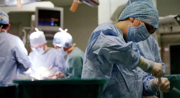 Bologna, prima protesi all'anca in una bimba di 17 mesi non ancora in grado di camminare