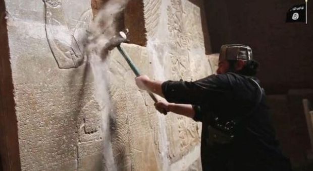 L'Isis distrugge la città di Nimrud
