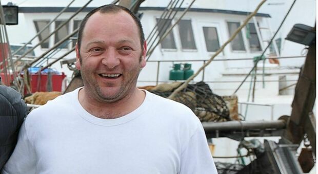 Pescatori schiacciati dal caro carburante, Caldaroni: «Prezzi raddoppiati»