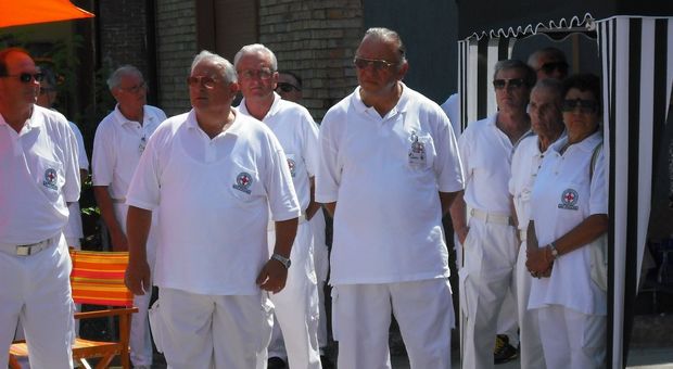 Alcuni volontari dell'associazione Avp di Castelmassa