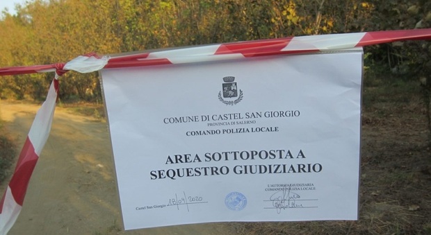 Incendio a Castel San Giorgio: bruciano rifiuti sul proprio terreno