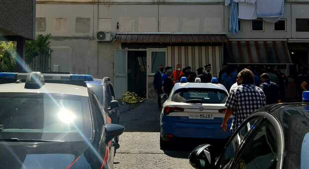 Omicidio a Napoli, due morti a Ponticelli nel Rione Fiat: affiliato al clan De Micco ucciso in casa