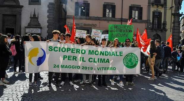 Fridays for future: oggi anche a Viterbo i giovani tornano in piazza per difendere l'ambiente
