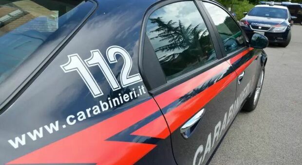 Strangola la mamma 93enne, poi chiama i carabinieri: «Venite, l'ho uccisa». L'anziana si era da poco trasferita da lei