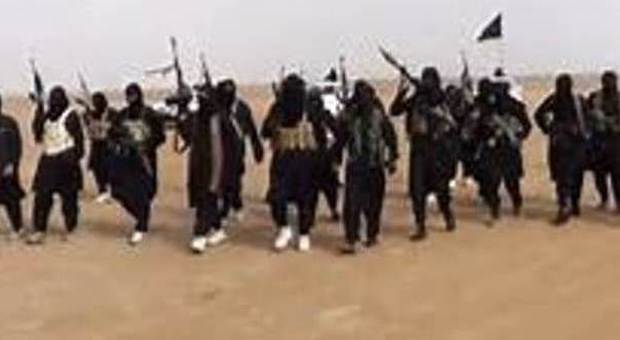 Giovane prigioniero decapitato L'Isis mette il video on line