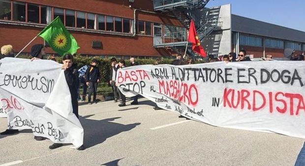 La protesta da Leonardo Finmeccanica