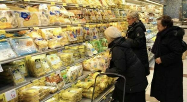 Guerra in Ucraina, Covid e siccità: «Cereali, in Italia scorte solo per un mese», l'allarme di Maurice Bensadon. Rischio carestie