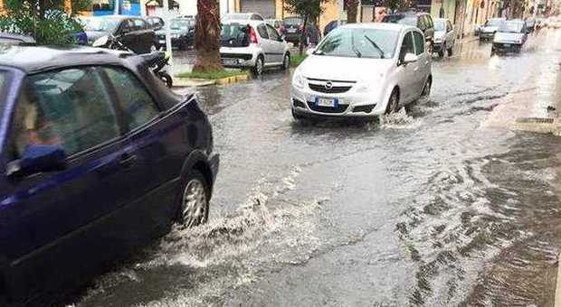 San Benedetto, pioggia di fulmini provoca alcuni allagamenti