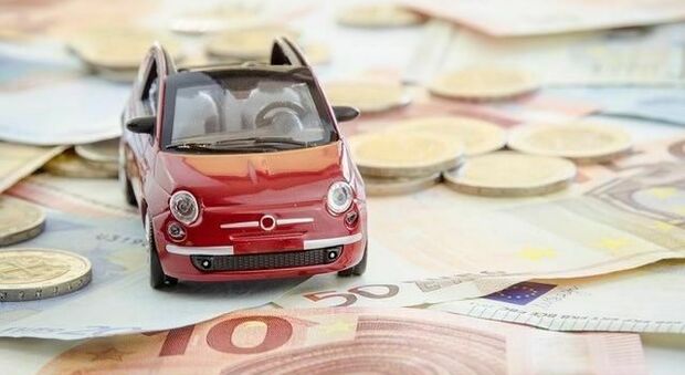 Rc auto, prezzo cala ancora: 360 euro la media nel 2° trimestre (-5,9 %). Ivass, 50% degli assicurati paga meno di 324 euro